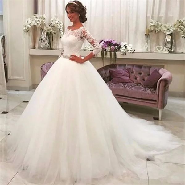 Impressionante noiva 2024 três quartos fora do ombro vestidos de casamento 3/4 manga barco pescoço pérolas cinto apliques rendas vestidos de baile nupcial