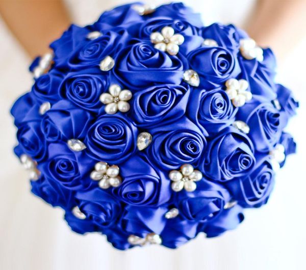 Royal Blue Perle Spilla da sposa Bouquet Bouquet da sposa in raso di cristallo Fiori artificiali fatti a mano da sposa Bouquet da sposa 20187664776