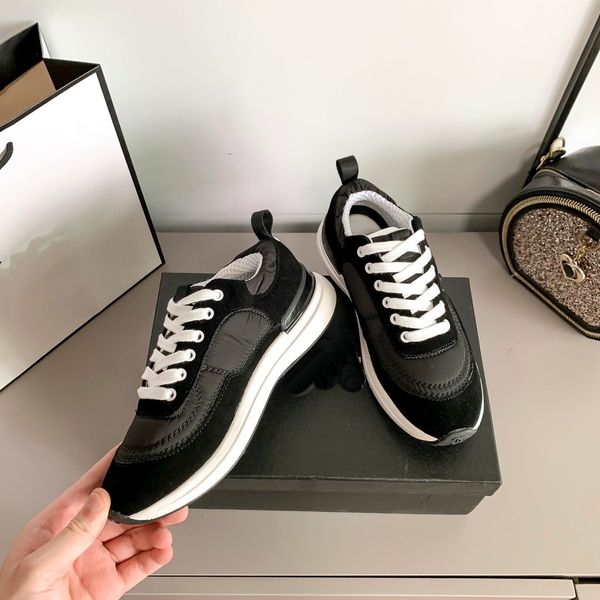 Nuovo marchio di lusso scarpe casual scarpe da ginnastica da donna designer punta bassa piatta piatta nera pelle scamosciata blu per scarpe da festa per ragazze