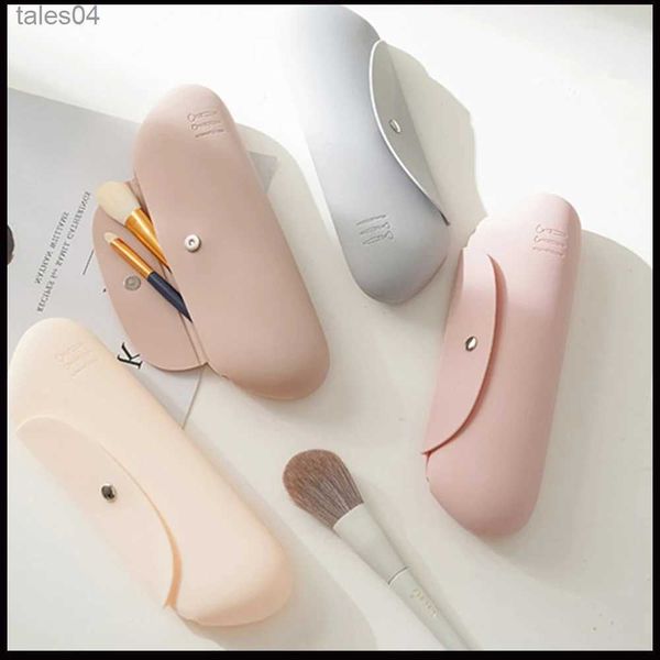 Borse per cosmetici Custodia per pennelli per trucco in silicone Borsa per trucco portatile da viaggio Morbida elegante e impermeabile Strumenti per trucco Organizzatore per le donne Trasporto di goccia YQ240220