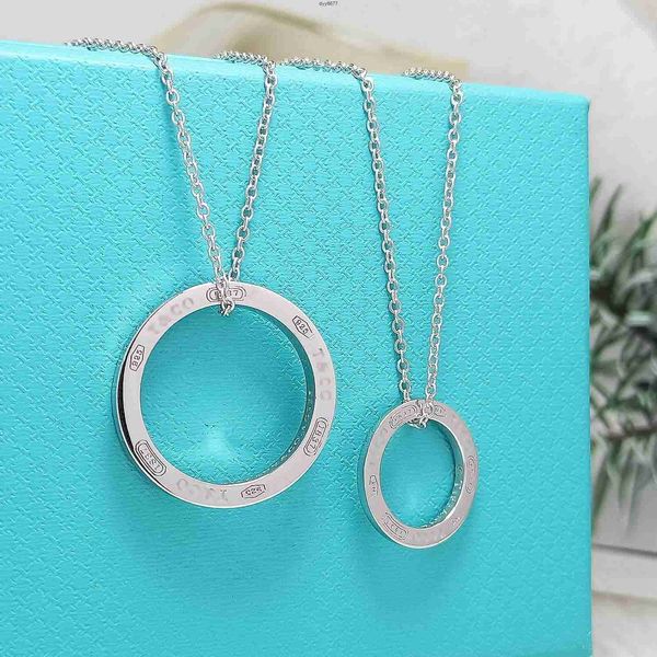 Izr8 Collane con ciondolo Tiktok Funi Argento sterling S925 Ciondolo ad anello tondo nudo per uomo e donna Anello per coppie Collana semplice da donna di moda