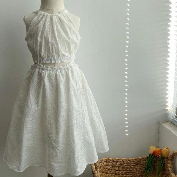 Vestidos de menina branco bordado vestido longo 2024 verão edição coreana infantil pendurado pescoço cinta fada