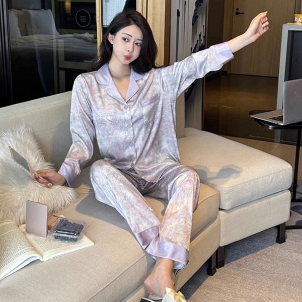 Pyjama im neuen Stil für Damen mit langen Ärmeln aus Eisseide, offener Vorderseite, violetter Nebel-Heimkleidung, weich und bequem