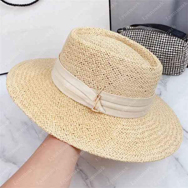 Designer Beach Hüte Gold Schnalle Strohhut für Frauen Sommer Grasgeflecht Luxus Männer flacher Eimer Hut Bob Urlaub Sunhats Casquette G242202BF