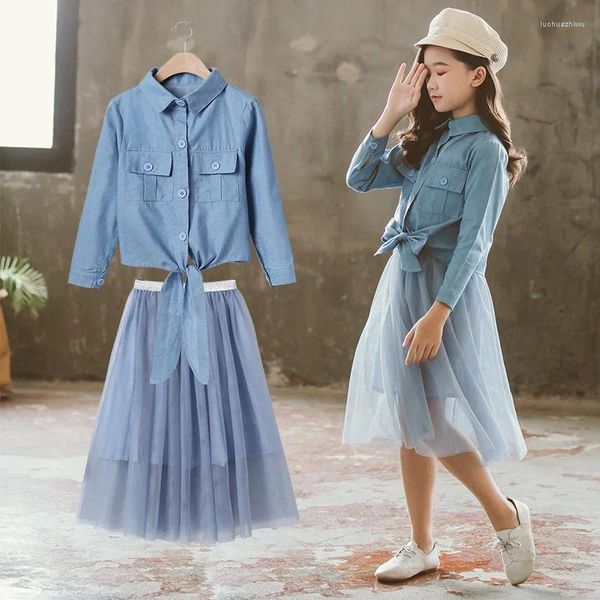 Комплекты одежды, коллекция 2024 года, корейская весенне-осенняя детская джинсовая рубашка из двух предметов для девочек, кардиган для малышей, топ, детская сетчатая юбка, пышное платье для