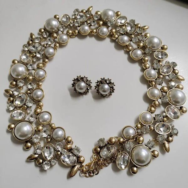 Ожерелья 2023, новая мода, массивное ожерелье-чокер с искусственным жемчугом и кристаллами, женское индийское винтажное ожерелье с большим нагрудником, металлическое ожерелье, ювелирные изделия