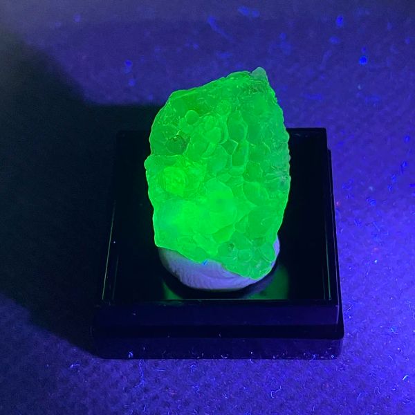 Pingentes 100% natural méxico fluorescência hialite (opala de vidro) espécime mineral quartzo + tamanho da caixa: 27*27*25mm