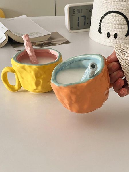 Tazze Tazza da acqua con cuore in ceramica per ragazza con cannuccia Tazza da colazione strana per la casa nordica Coppia di tazze da caffè di fascia alta Articoli da cucina