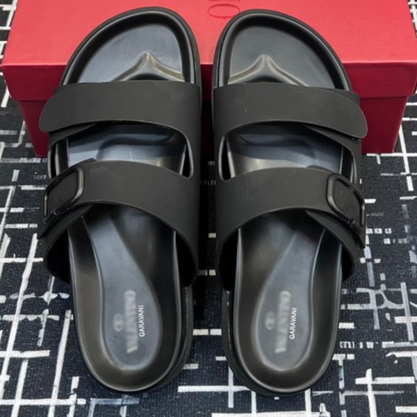 Italien Marke Frauen Designer V-schnalle Klett Hausschuhe Frühling Sommer Mode Neue Luxus V-buchstabe Große Sandalen Hochwertige echtes Leder Low Heel Casual slipper