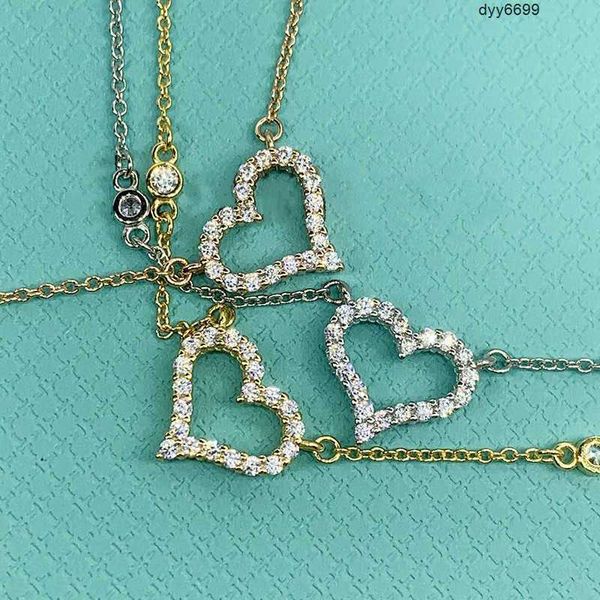 I07p Collane con ciondolo Collana Tiffanynet Love in argento sterling S925 di design piccolo per donne con diamanti di lusso leggeri e ciondolo a forma di cuore di pesca ritagliato a forma di cuore