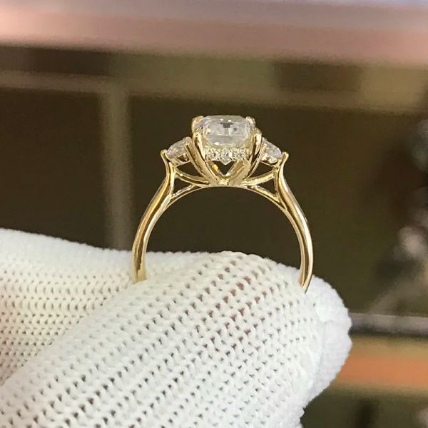 Ringe CxsJeremy Solid 14K Gold Gelbgold Radiant Cut 2CT 6*8mm Moissanit Verlobungsring DREI Steine Ringe für Frauen Brautgeschenke