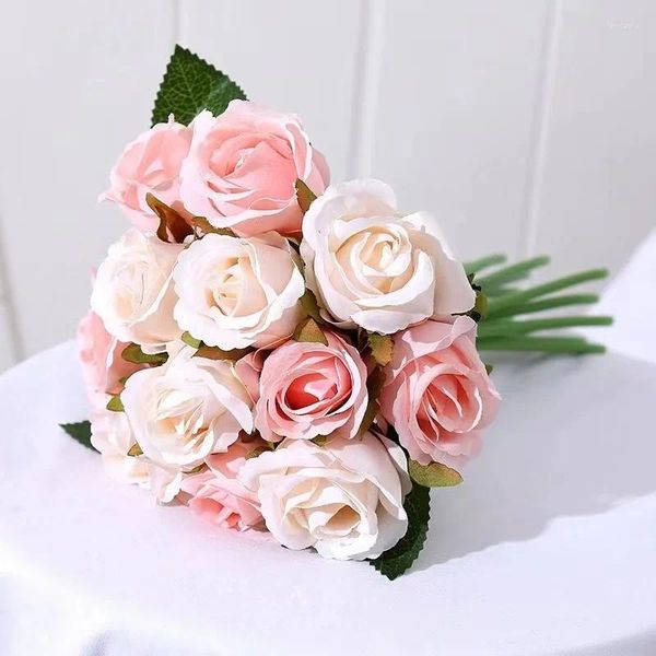 Flores decorativas 12 cabeças de lindas rosas rayon pequenos buquês brancos decoração de festa de casamento falsa