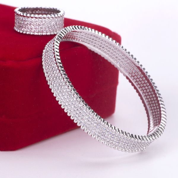 Bracciale con fibbia con perline piene di diamanti europei e americani di vendita caldo Anello con accessori per banchetti da donna alla moda con intarsi di diamanti Bracciale