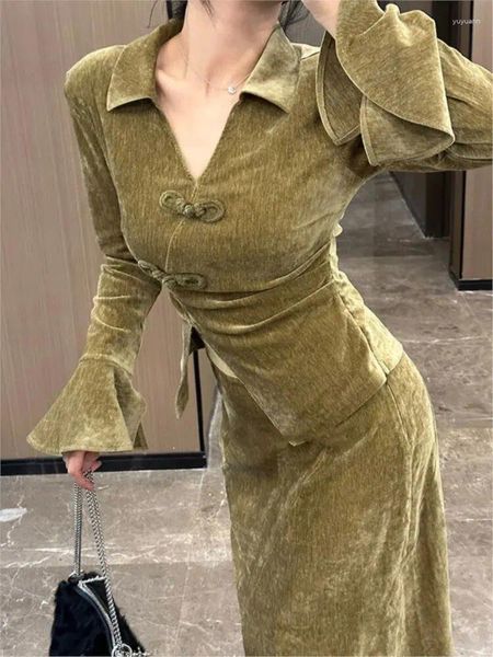 Arbeitskleider Zweiteiliges Set 2024 Plus Size Chinesischer Stil Eleganter V-Ausschnitt Split Damenbluse Y2k Slim Solid Fairy Fashion Röcke Freizeitanzüge