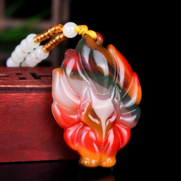 Anhänger Mode Farbe Seventailed Fox Jade Anhänger Halskette Schmuck Chinesische handgeschnitzte Frauen Mann Glück Geschenke Amulett Free Rope