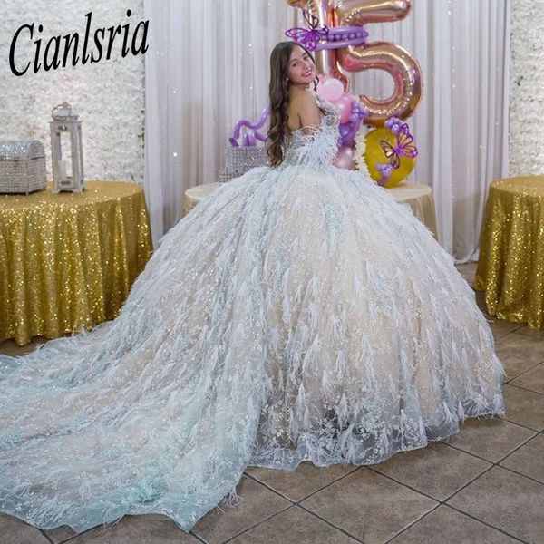 Небесно-голубые платья Quinceanera с перьями, 2024, милое кружево с блестками и цветами, сладкое 15 бальное платье, праздничное платье принцессы