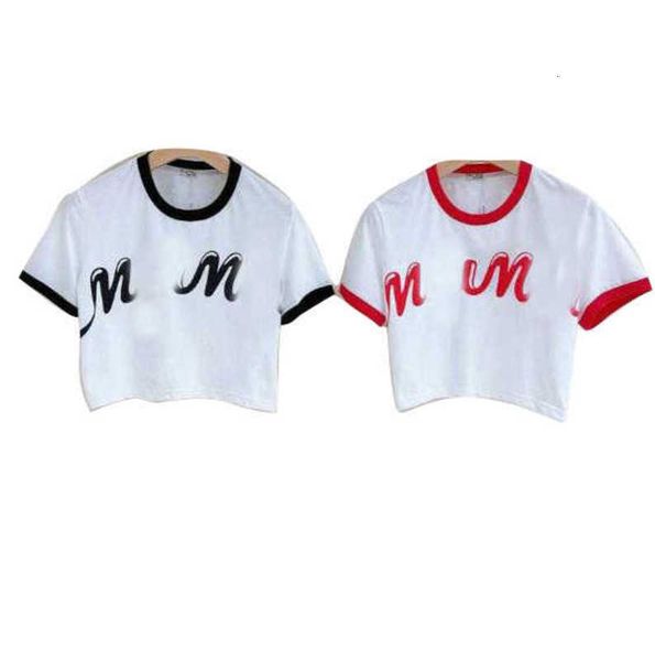 Mui Mui Camiseta feminina designer marca verão nova micro etiqueta estampa pequena camiseta de manga curta com estilo elegante de menina reduzindo a idade e estilo moderno VOX7