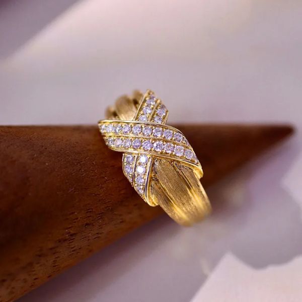 Anéis CxsJeremy Sólido 18k Au750 Ouro Amarelo Natural Diamante Anel de Noivado Cruz Vintage Banda Escovada para Mulheres Homens Presentes de Aniversário