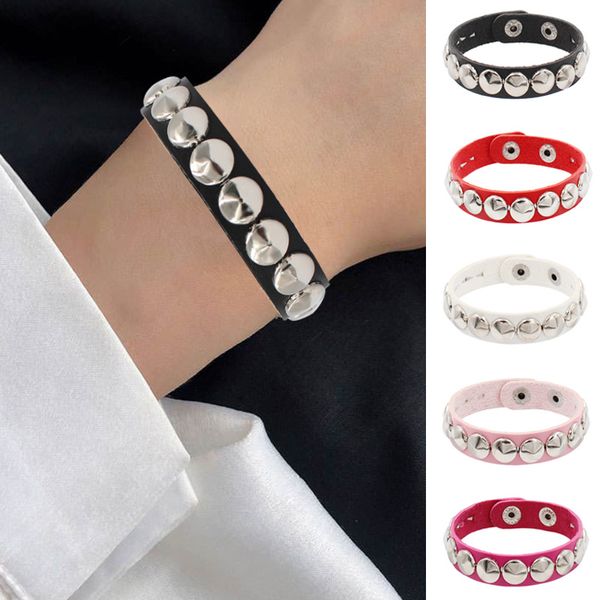 Abbigliamento da palco Accessori per la danza Bracciale a catena con rivetti punk Braccialetti in pelle stile rock in pelle con punte Bracciale in pelle unisex