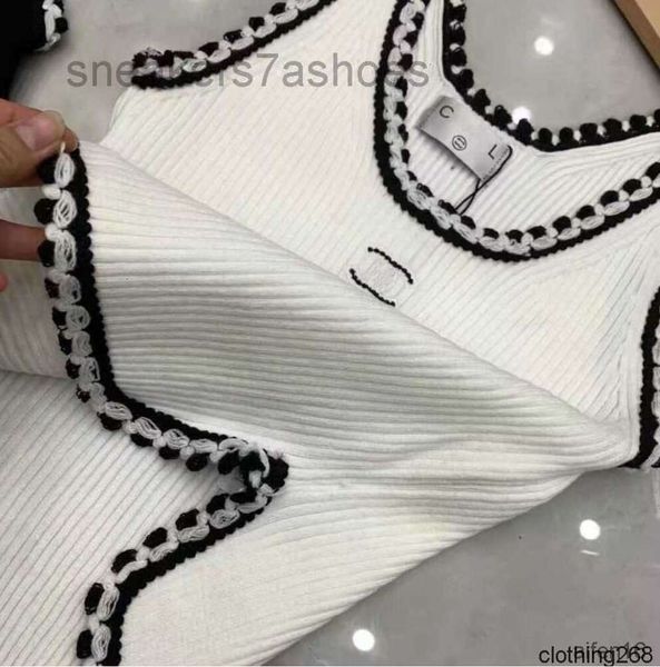 Женские майки с вышивкой анаграммой Майки из смесового хлопка Топы с двумя буквами C Дизайнерские юбки Костюм для йоги CHANNEL Платье-бюстгальтер Жилет Женская однотонная винтажная футболка Femme 2024