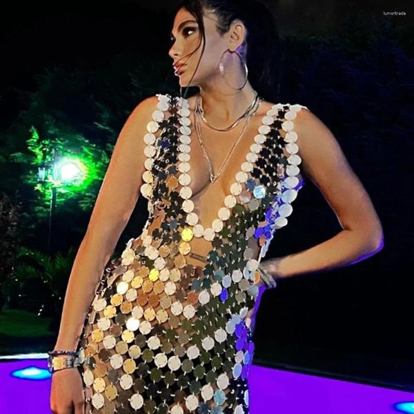 Lässige Kleider Sommer Farbabstimmung mit tiefem V Sexy rückenfrei aushöhlen Perlen ärmellos für Frauen und würzige Mädchen-Party-Mode-Mix
