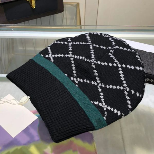 Bonés de caveira de alta qualidade, chapéus ao ar livre, venda quente de inverno, moda masculina, lã multicolorida, chapéu de algodão, chapéus de malha, gorros