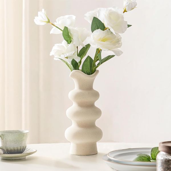 Moderne dekorative weiße Keramikvasen für Heimdekoration, 21 cm, abstrakte minimalistische Vase für Pampasgras, Boho-Blumenvase, ästhetische cremefarbene Vase