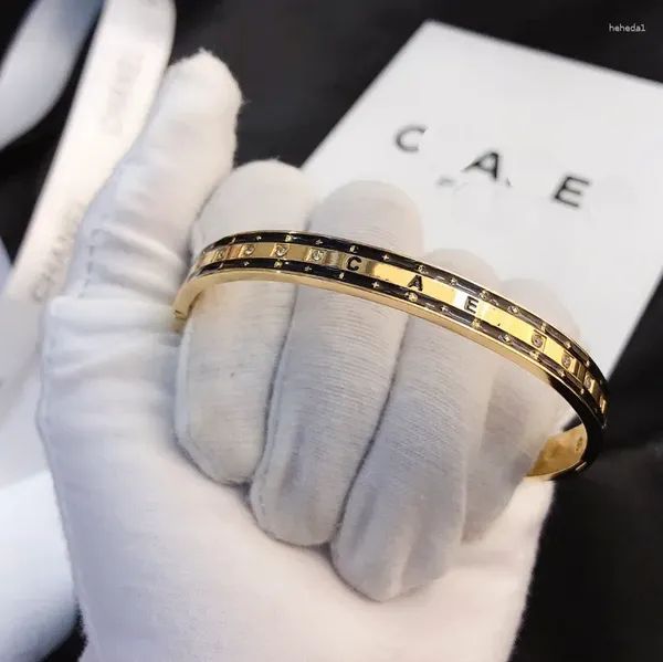 Bracciale rigido in oro 18 carati Bracciale da donna Amore Singolo Designer Gioielli Retro Party Accessori in acciaio inossidabile