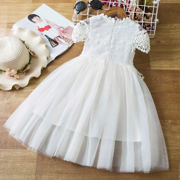 Mädchenkleider Elegantes Mädchen-weißes Kommunion-Prinzessin-Kleid-Mädchen-Geburtstags-Schicht-Tüll-Kostüm-Blumen-Kind-Kleid mit flauschigen Ärmeln für Hochzeit, AbschlussballL2402