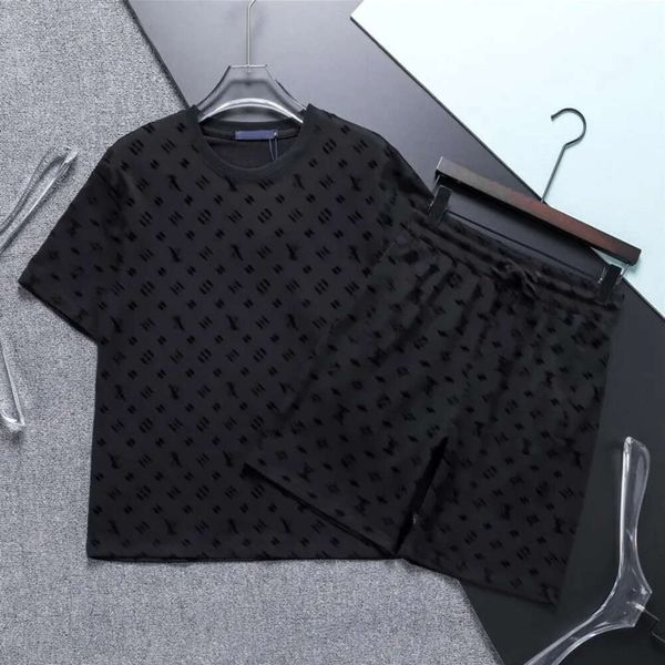 2024 Tasarımcı Mens Trailsits Setleri Jogger Sweatshirts Sports Jogging Suits Man Trailtits İki Parça Set Tişörtü Tişört Yaz Baskılı Kısa Kol Şort Klasik