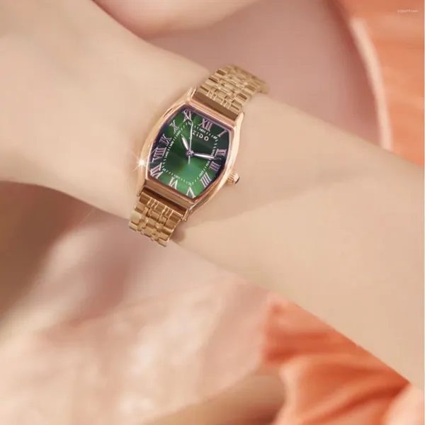 Orologi da polso UTHAI Orologio da donna Marchio leggero di lusso in acciaio inossidabile impermeabile a forma di botte di vino Orologi al quarzo moda da donna Regalo