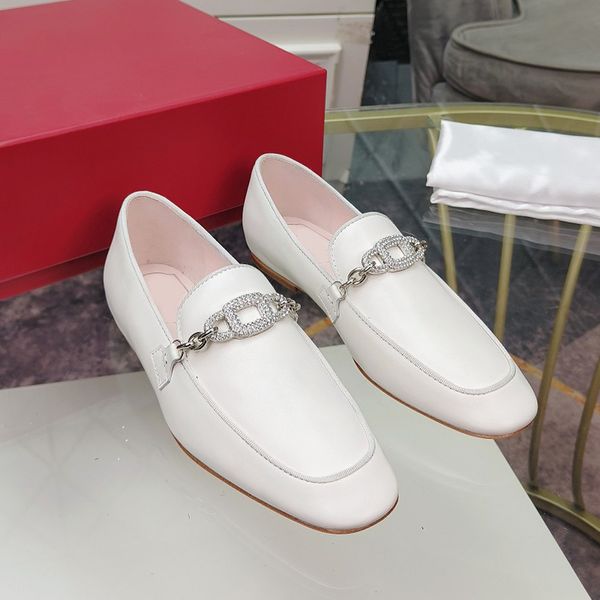 Sapatos de vestido de cristal de luxo Mocassins Napa Mocassim de pele de carneiro Sapatos únicos Mulheres Designer Sapatos de corrente Plataforma Strass Fivela Preto Branco Conforto Casual Sapato de escritório