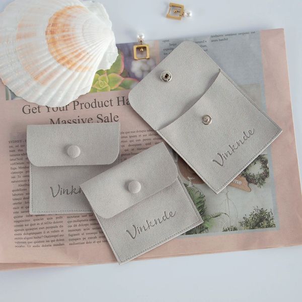 Sacos de embalagem de jóias logotipo personalizado atacado jóias botão bolsas camurça anel de microfibra brinco colar organizador saco de presente