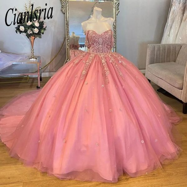 Abito rosa scintillante Quinceanera Abito da ballo con paillettes Applicazioni di pizzo Perline Gonna gonfia Abito dolce 15 16 Vestido