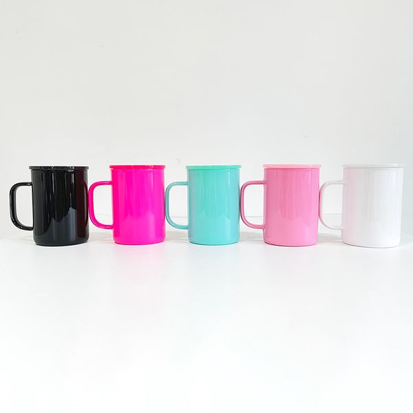 Caneca de macaron de sublimação em branco de 17 onças reutilizável sem BPA nos EUA em estoque, xícaras de café para viagens ao ar livre com tampas de plástico coloridas e canudos transparentes para envoltórios UV DTF