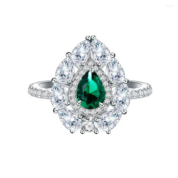 Anéis de cluster elegante gota em forma de anel de esmeralda artificial S925 pulseira de prata com um luxuoso e sentir