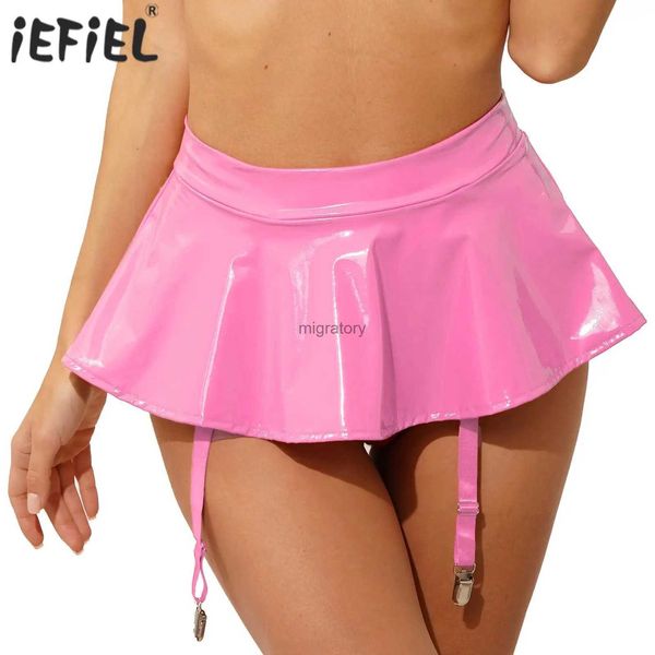 Saias Skorts Sexy Womens Shorts Minissaia Olhar Molhado Clubwear Brilhante Patente Ruffle Mini Saia Built-in Thongs Garter Belts Metal Clips YQ240223