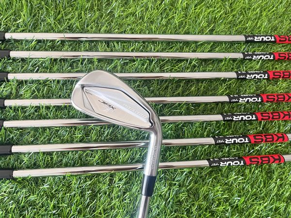 Neues JPX923-Schmiedeeisen-Set JPX923 Golf-Eisen Golfschläger 5-9PGS Stahlschaft mit Kopfabdeckung