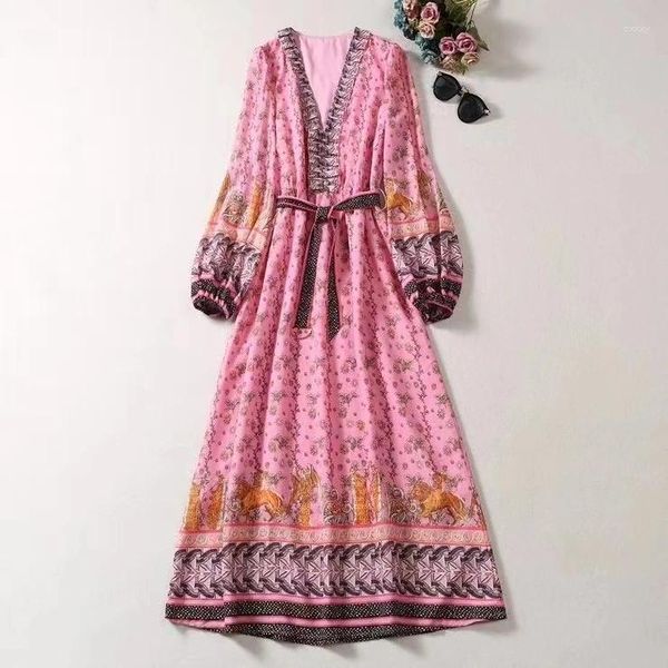 Lässige Kleider Europäische und amerikanische Damenbekleidung 2024 Herbst V-Ausschnitt Langarm Laterne Rosa Vintage Print Plissee Kleid XXL