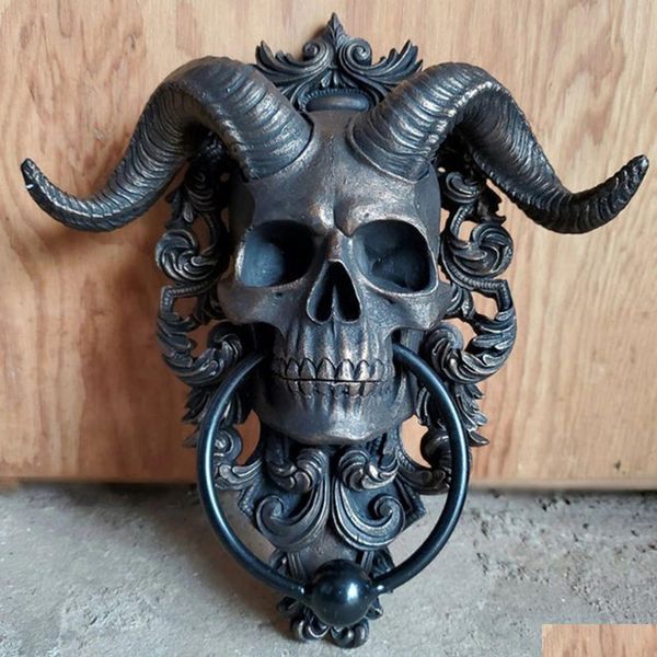 Oggetti decorativi Figurine Testa di scheletro Battente per porta Decor Resina Figura con testa di capra Appendiabiti 3D Punk Satana Skl Statua di pecora Parete Dhbvu