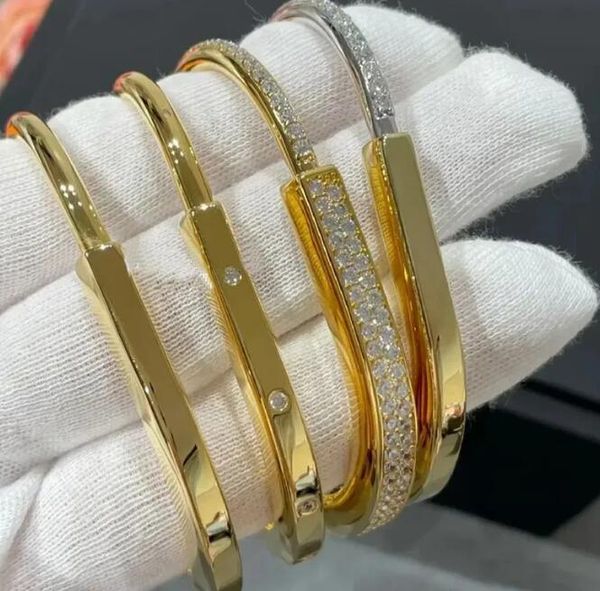 Tasarımcı Charm Baselets Yüksek Kalite Trend Marka Lüks Takı Bangles Kadınlar için Klasikler Yüksek kaliteli Zirkon Kilit Gül Altın Bileklik Yıldönümü Hediyesi