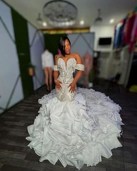 Lüks denizkızı gelinlik fırfırları dip vestidos de novia siyah kızlar boncuk kristalleri aso ebi gelin elbise