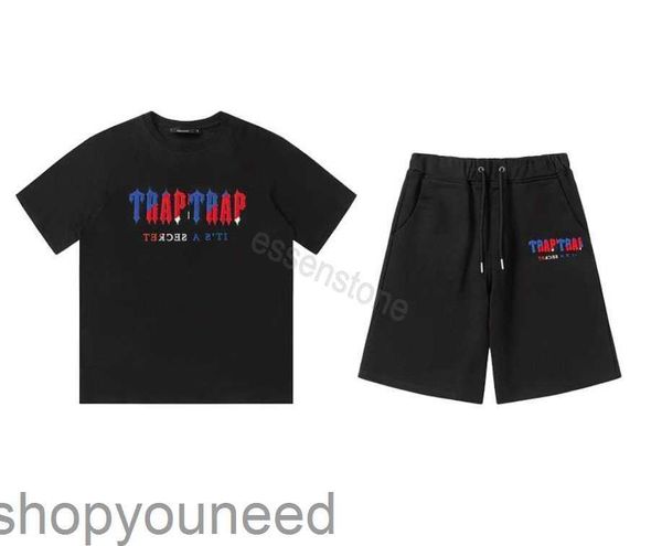 Спортивный костюм Trapstar Мужская футболка дизайнерские рубашки с принтом букв роскошные черно-белые серые цвета радуги летние виды спорта модные хлопковые мужские шорты Trapstar US S-2XL
