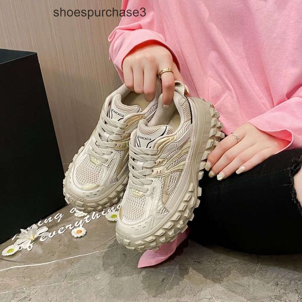 Designer Balencigs Moda Sapatos Casuais Patins Cansado Durian Soles 2024 Solas Grossas Aumentou Altura Versátil Esportes Casais Tank Pai Trendy Shoes JLUH