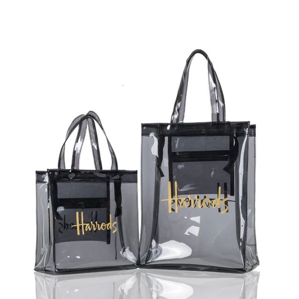 Londra Style Clear Pvc Tote Alışveriş Çantası Çevre Dostu İmza Şeffaf Müşteri Çanta ve Spor Salonu Kadınlar Plaj 240221 için Cüzdanlar