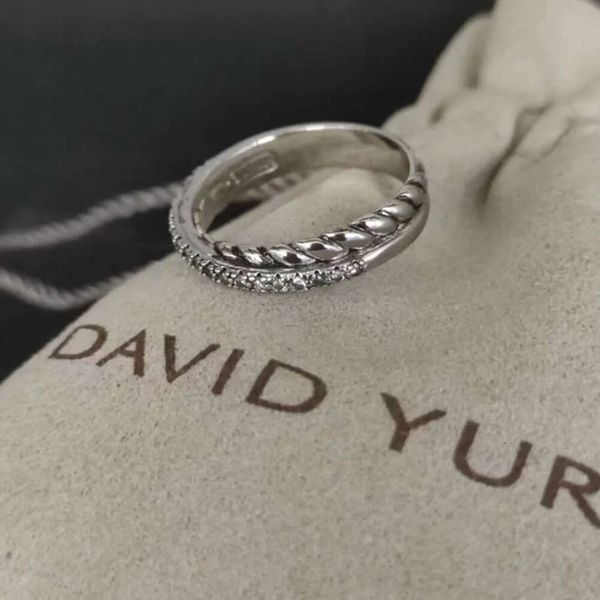 2024 DY Twisted Vintage Band Tasarımcı Alyans Kadınlar İçin Hediye Elmaslar Sterling Sier Dy Ring Erkekler Kişiselleştirilmiş Moda 14K Altın Kaplama Nişan Takı