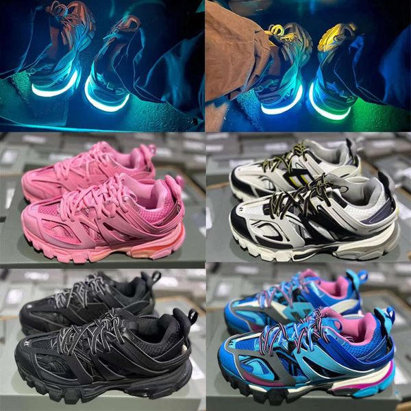 Track LED Luxe Sneakers Designer Sapatos masculinos LED LED Paris Itália Trainer de plataforma de marca Full Blue e Pink Tops Triple Runner Mens treinadores jogando moda de caminhada