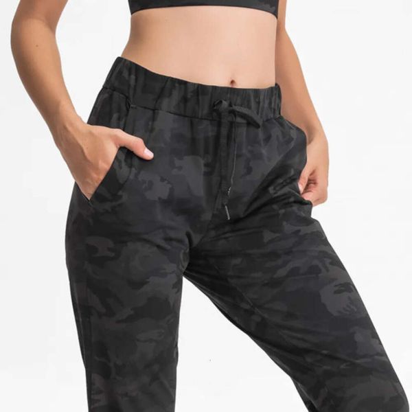 2024 lululemenI Pantaloni da yoga in vita elastica Legging Semplice Tubo dritto Sport Tempo libero Corsa Leggings da palestra Allenamento da donna Capris Pantaloni da jogging Pantaloni 555fff