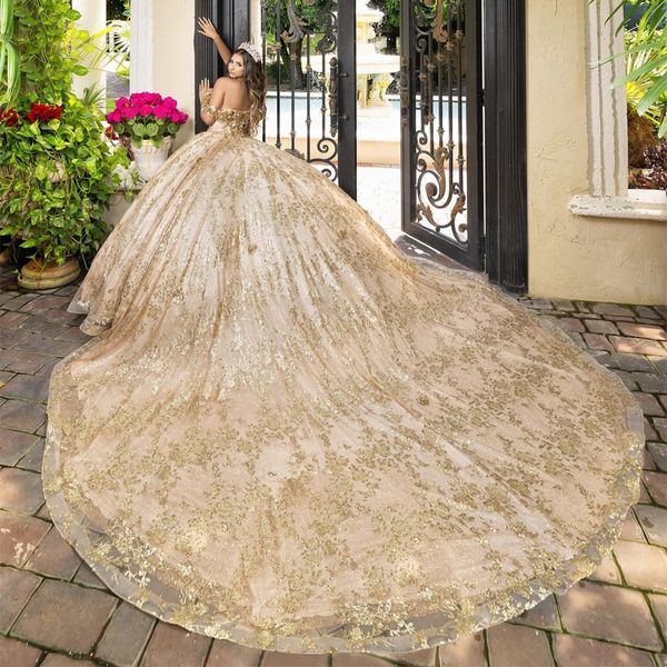 Glitzerndes Roségold-Prinzessin-Quinceanera-Kleid, schulterfrei, Ballkleid, glitzernde Applikationen, Spitze, Kristalle, Perlen, Tüll, süßes 15. Kleid