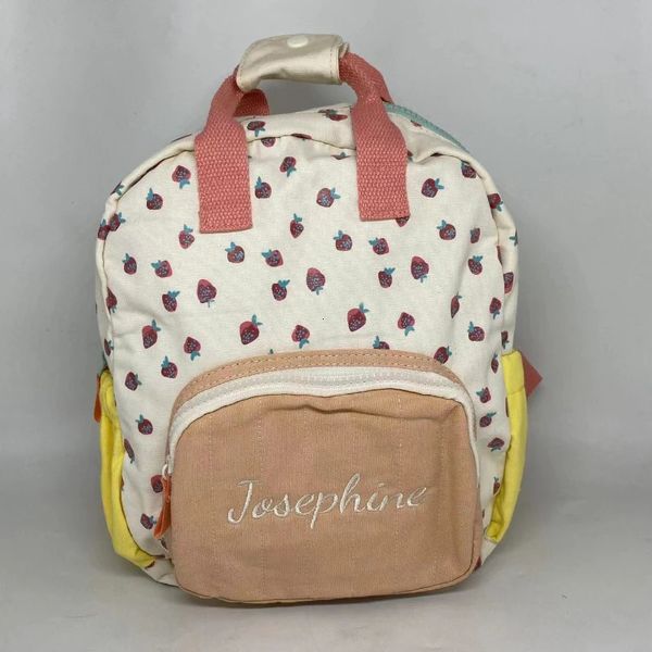Personalizado seu nome Strawbreey Schoolbag Laptop Bookbag Girls School Backpack para 612 crianças 240219